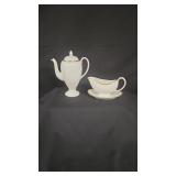 Wedgewood "California" Teapot & Gravy Boat