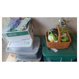 4+ Totes of Easter Decorations