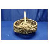 Woven Splint Buttocks Basket with Bentwood Handle