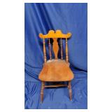 Early American-Press Back Winsor Dinning Chair