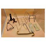 Misc Easels & Plate Hangers