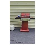 Kenmore Gas Grill w/Propane Tank ,Hose and Regular