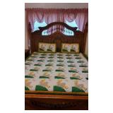 "Sunbonnet Sue" Quilt & 2 Pillows