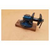 "Vacu-Flip" Swivel-Head Bench Vise