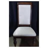 Traditional Dining Table W Center Leaf & 6 Chairs