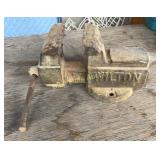 Wilton table vise
