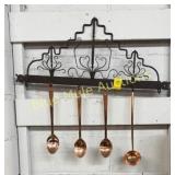 Hanging utensil holder w/4 utensils
