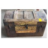 Old trunk-17'tall,16ï¿½deep,28ï¿½across-