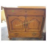 Pop-Up TV storage cabinet w/Samsung TV-