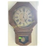 Welch clock w/key & pendulum needs adjustment-