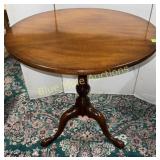 Tilt top parlor table-28'tall,28ï¿½diameter