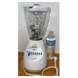 Osterizer blender w/glass container