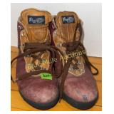 Vasque boots size 11.5M-made in Yalu