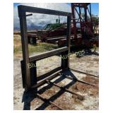 Bale Fork bi-directional attaches