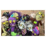 10 Halloween Zombie Party dolls
