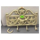 Iron 4 hook western decor-1hook broke-