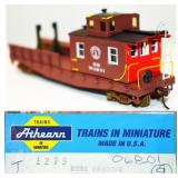 Boston & Maine W0681 Boom Tender Athearn HO