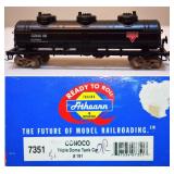 Conoco 191 Tank Car Athearn RTR HO