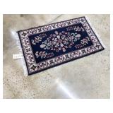 Modern Wool Floral Throw Rug