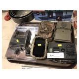 (3) Trail Cameras & Mounting Bracket