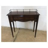 Hitchcock 1-Drawer Stand