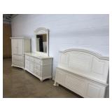 Modern White-painted 3PC. Bedroom Set