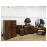 6pc Vintage Waterfall Bedroom Suit