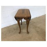 Oak Queen Anne Style End Table
