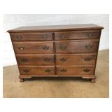 Modern 8-Drawer Dresser