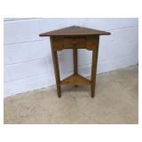 Modern 1-Drawer Corner Stand