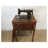 Vtg. New Home Sewing Machine