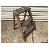 2ft Wooden Step Ladder