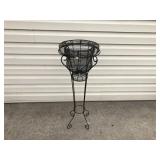 Metal Wire Form Planter