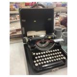 Vtg. Underwood Typewriter