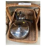 2 Farberware Saucepans & Basket