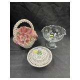 2 Pieces of Decorative Chinaware