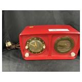 Silver Tone Countertop Radio