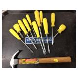 Screwdrivers & 8Oz Hammer