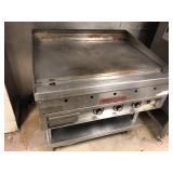 Vulcan Gas Griddle With Lower Shelf