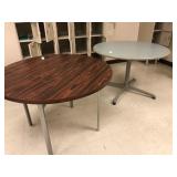 2 Circular Tables
