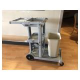 Rubbermaid Utility Rolling Cart