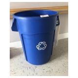 Heavy DUty 44 Gallon Brute Trash Can