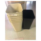 6 Heavy Duty Trash Cans