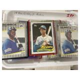 18 Ken Griffey Jr. Rookies