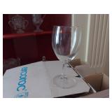 Arcoroc 31 8-1/4 oz White Wine Glasses