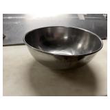 (4) 7-1/2" Stainless Steel Bowls