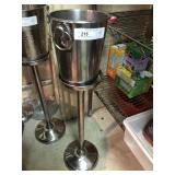 Vine Bucket & Pedestal