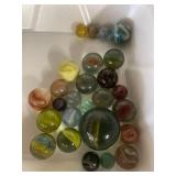 Vtg. Agate Swirl Marbles w/ Shooter