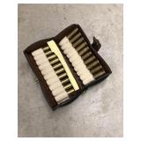 Reenactors Ammo Pouch & 20 Rounds of 45-70 Ammo