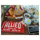 Head Vases, Jim Shore Figurine, Signs